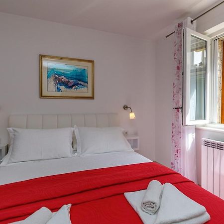 Apartments Lavizatic Пореч Екстер'єр фото