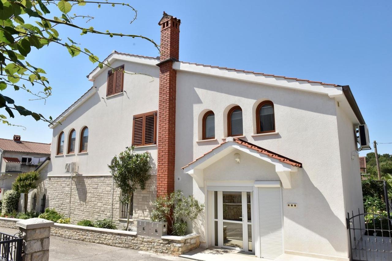 Apartments Lavizatic Пореч Екстер'єр фото