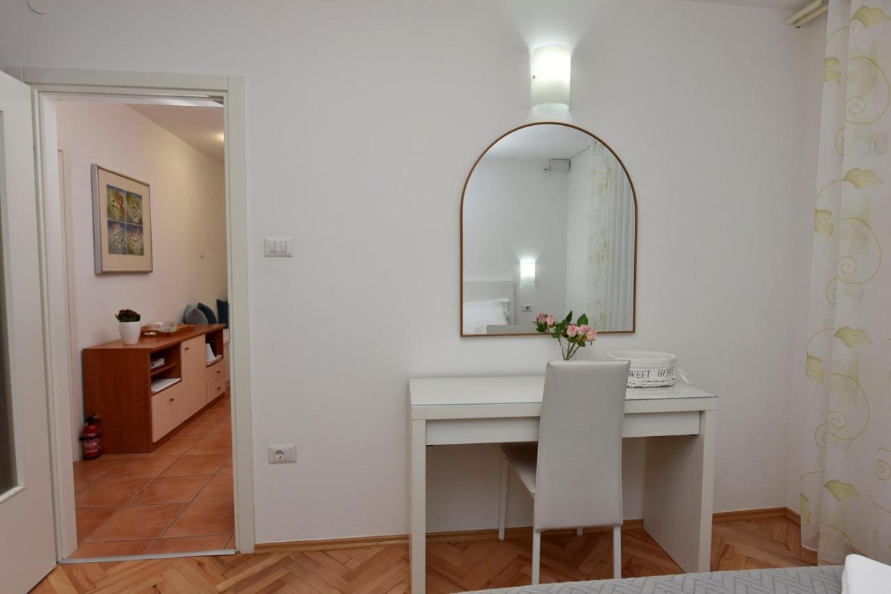 Apartments Lavizatic Пореч Екстер'єр фото