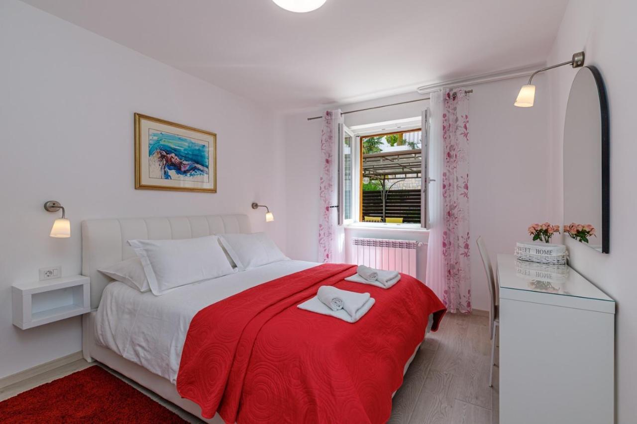 Apartments Lavizatic Пореч Екстер'єр фото